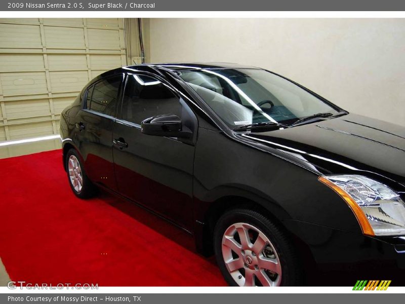 Super Black / Charcoal 2009 Nissan Sentra 2.0 S