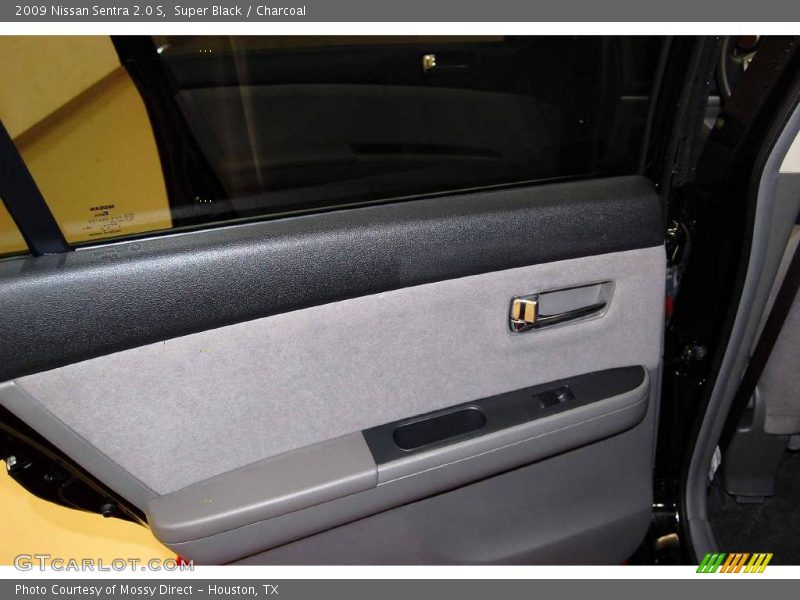 Super Black / Charcoal 2009 Nissan Sentra 2.0 S
