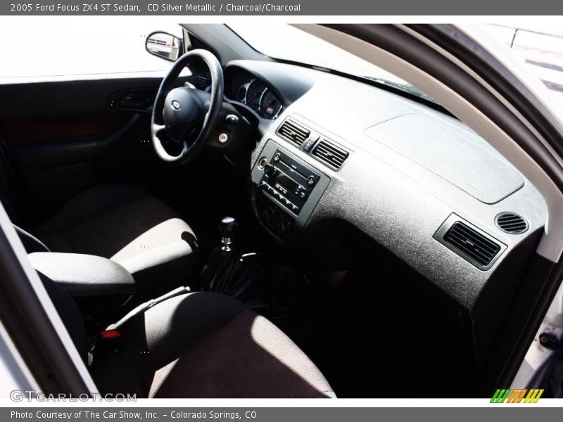 CD Silver Metallic / Charcoal/Charcoal 2005 Ford Focus ZX4 ST Sedan