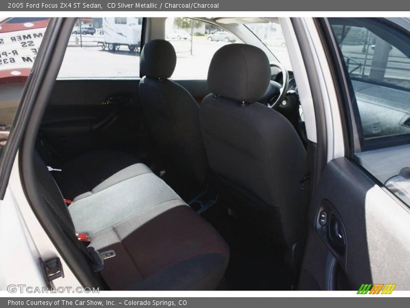 CD Silver Metallic / Charcoal/Charcoal 2005 Ford Focus ZX4 ST Sedan