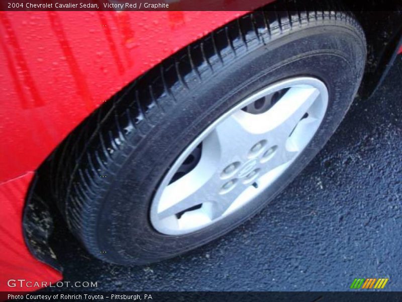 Victory Red / Graphite 2004 Chevrolet Cavalier Sedan