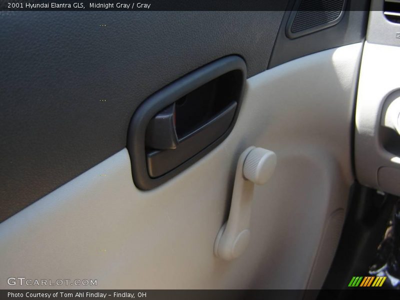 Midnight Gray / Gray 2001 Hyundai Elantra GLS