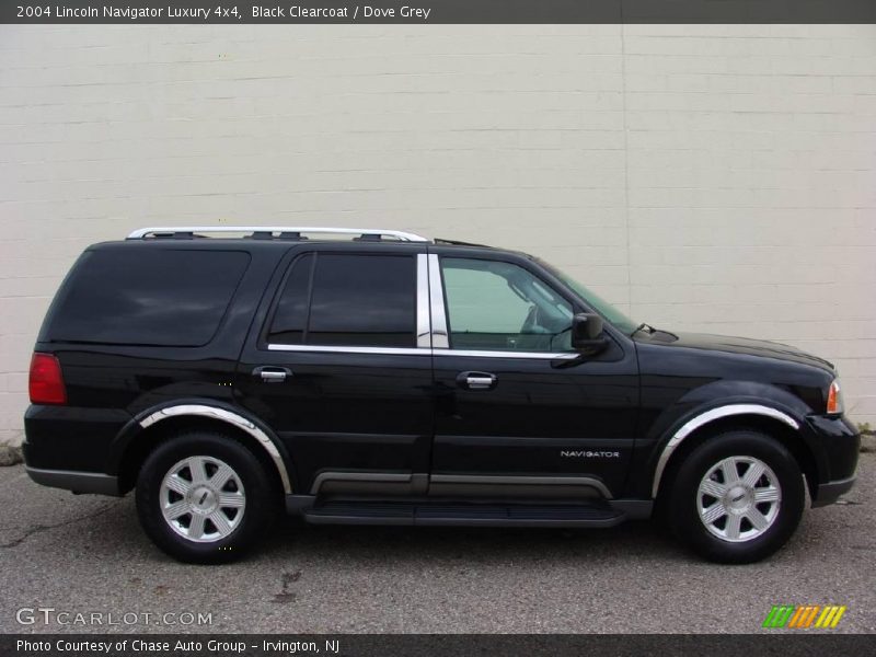 Black Clearcoat / Dove Grey 2004 Lincoln Navigator Luxury 4x4