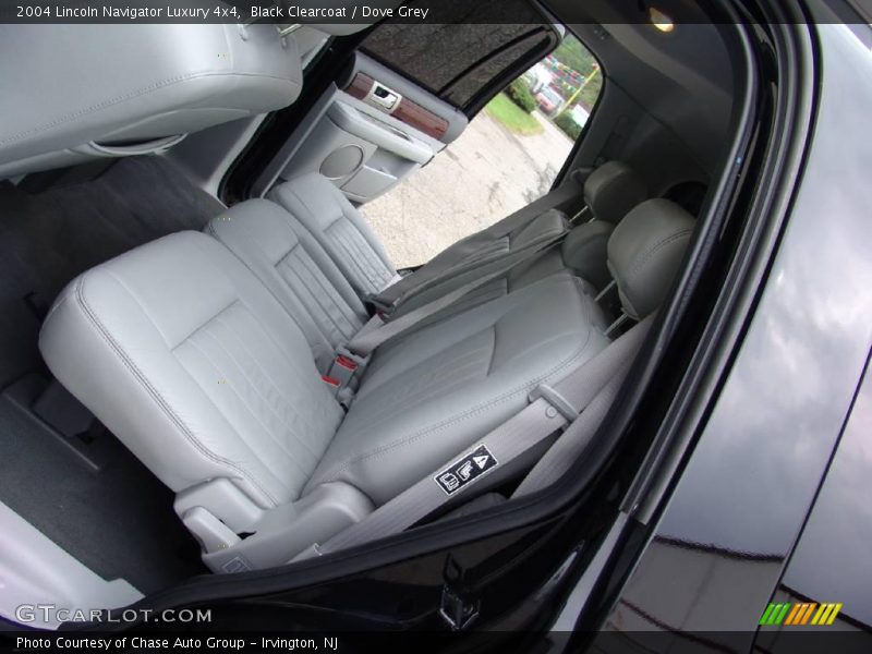 Black Clearcoat / Dove Grey 2004 Lincoln Navigator Luxury 4x4