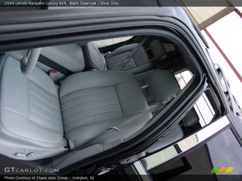 Black Clearcoat / Dove Grey 2004 Lincoln Navigator Luxury 4x4