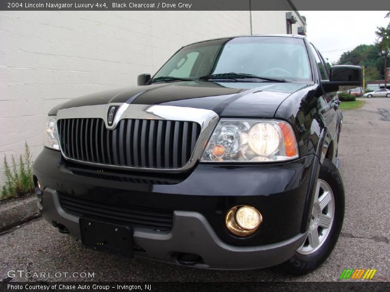 Black Clearcoat / Dove Grey 2004 Lincoln Navigator Luxury 4x4