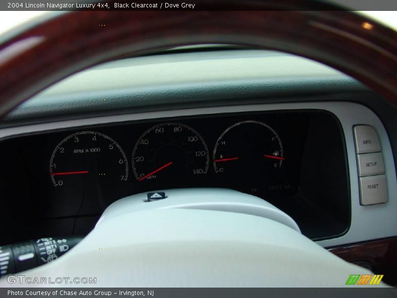 Black Clearcoat / Dove Grey 2004 Lincoln Navigator Luxury 4x4