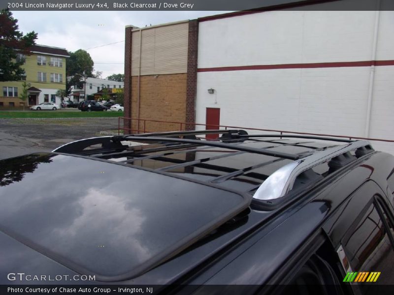 Black Clearcoat / Dove Grey 2004 Lincoln Navigator Luxury 4x4