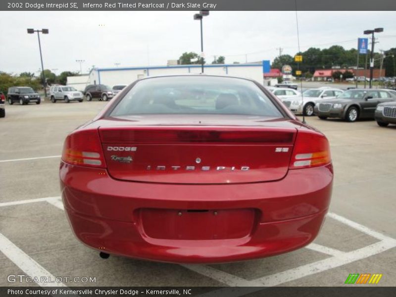 Inferno Red Tinted Pearlcoat / Dark Slate Gray 2002 Dodge Intrepid SE