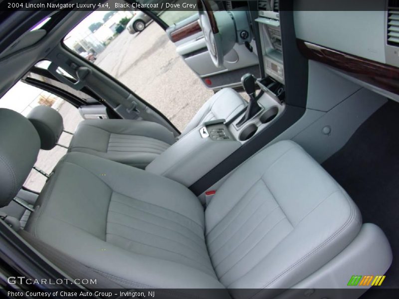 Black Clearcoat / Dove Grey 2004 Lincoln Navigator Luxury 4x4