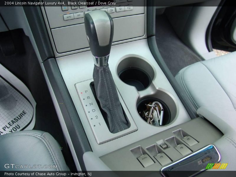 Black Clearcoat / Dove Grey 2004 Lincoln Navigator Luxury 4x4