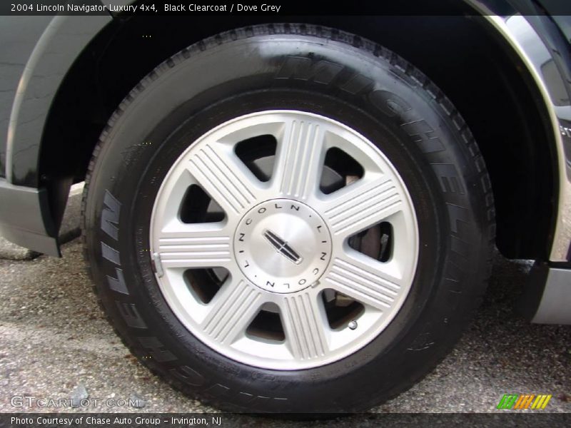 Black Clearcoat / Dove Grey 2004 Lincoln Navigator Luxury 4x4