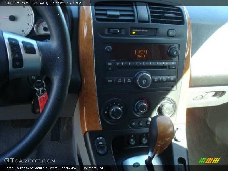 Polar White / Gray 2007 Saturn VUE V6 AWD