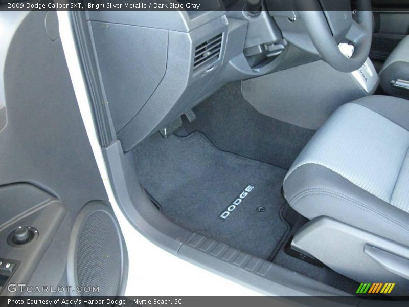 Bright Silver Metallic / Dark Slate Gray 2009 Dodge Caliber SXT