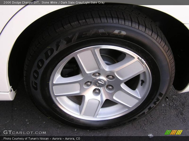 Stone White / Dark Slate Gray/Light Slate Gray 2006 Dodge Charger SXT