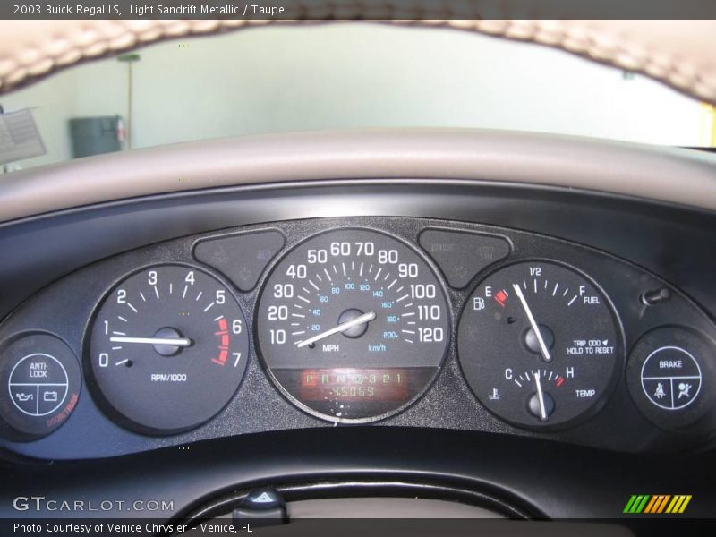 Light Sandrift Metallic / Taupe 2003 Buick Regal LS