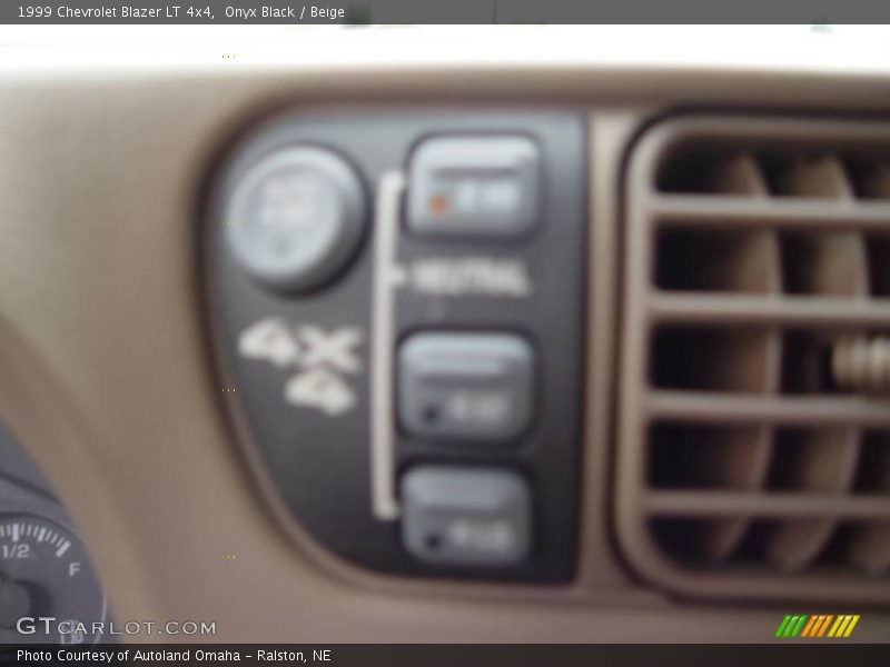 Onyx Black / Beige 1999 Chevrolet Blazer LT 4x4