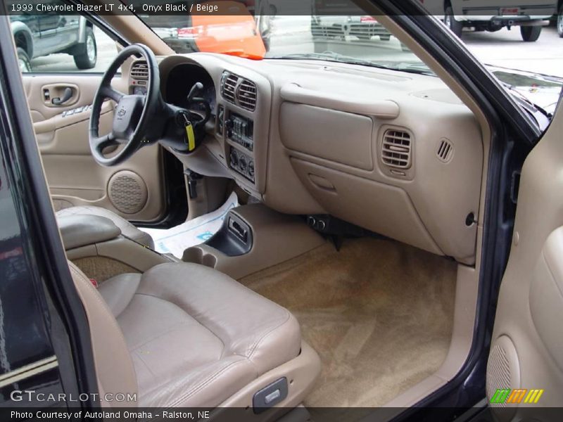 Onyx Black / Beige 1999 Chevrolet Blazer LT 4x4