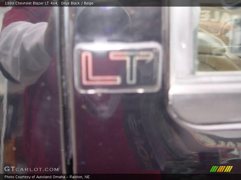 Onyx Black / Beige 1999 Chevrolet Blazer LT 4x4