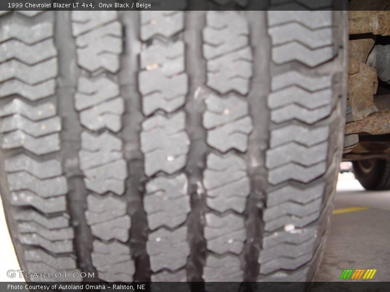 Onyx Black / Beige 1999 Chevrolet Blazer LT 4x4