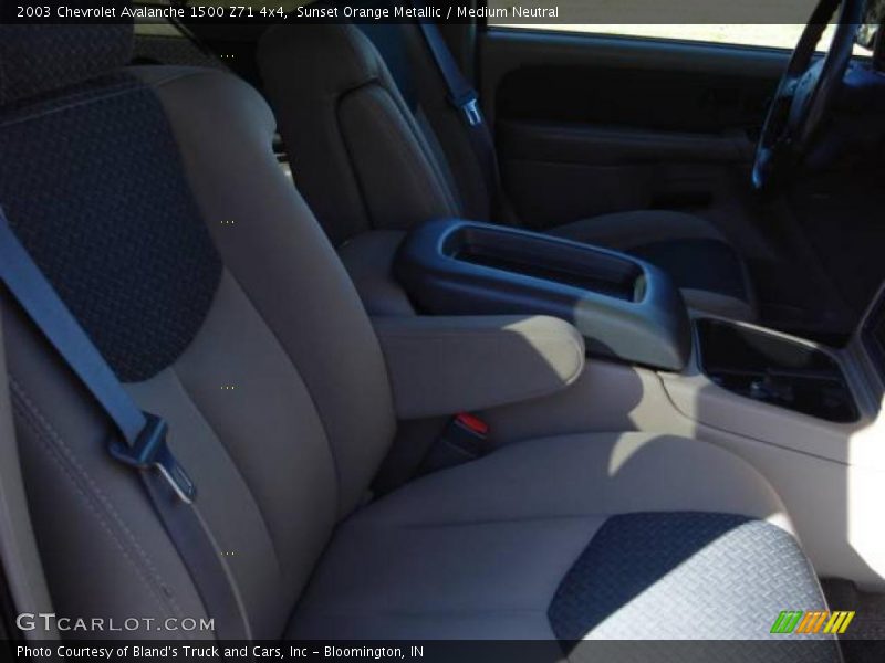 Sunset Orange Metallic / Medium Neutral 2003 Chevrolet Avalanche 1500 Z71 4x4