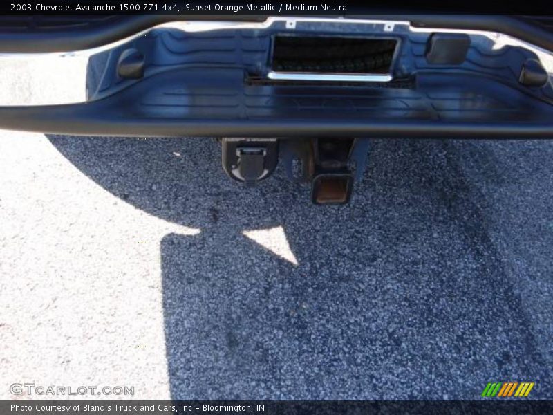 Sunset Orange Metallic / Medium Neutral 2003 Chevrolet Avalanche 1500 Z71 4x4