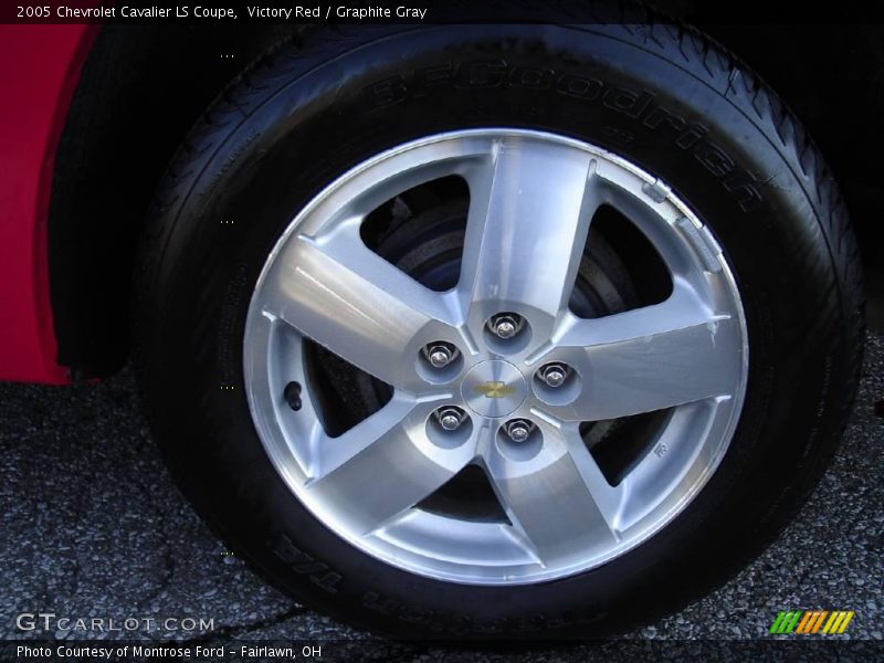 Victory Red / Graphite Gray 2005 Chevrolet Cavalier LS Coupe