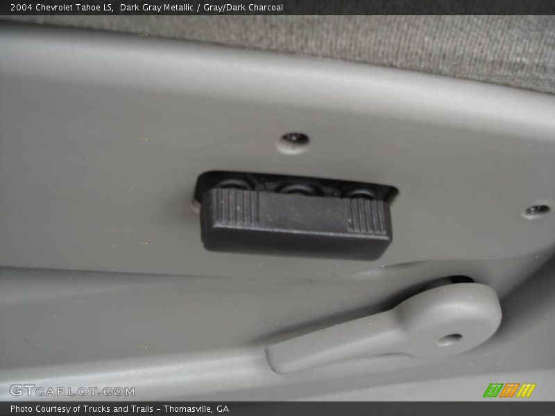 Dark Gray Metallic / Gray/Dark Charcoal 2004 Chevrolet Tahoe LS