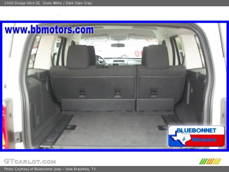 Stone White / Dark Slate Gray 2009 Dodge Nitro SE