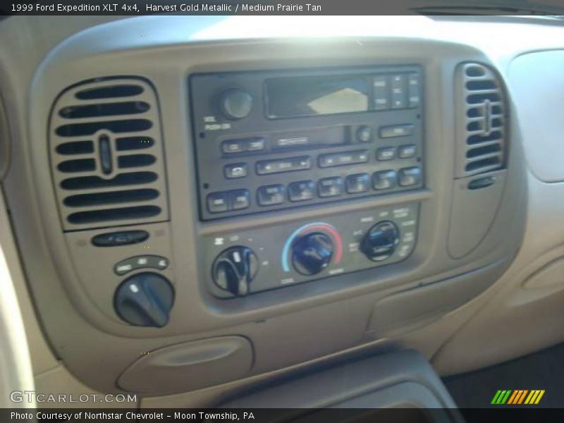 Harvest Gold Metallic / Medium Prairie Tan 1999 Ford Expedition XLT 4x4