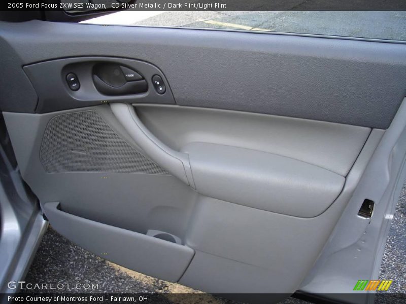 CD Silver Metallic / Dark Flint/Light Flint 2005 Ford Focus ZXW SES Wagon