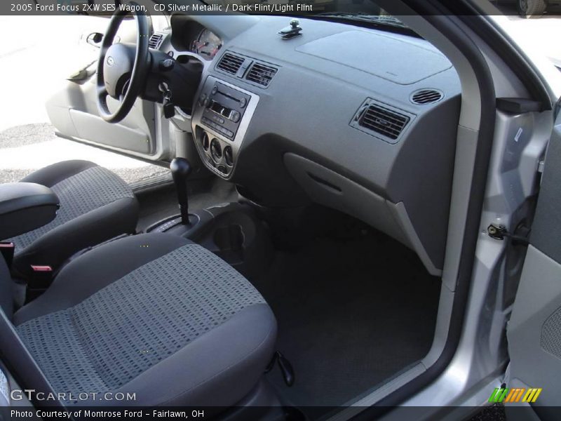 CD Silver Metallic / Dark Flint/Light Flint 2005 Ford Focus ZXW SES Wagon
