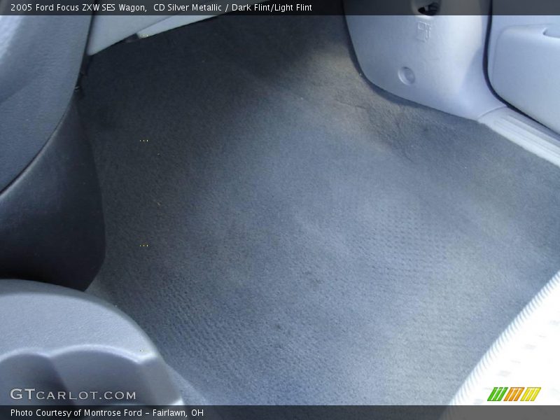 CD Silver Metallic / Dark Flint/Light Flint 2005 Ford Focus ZXW SES Wagon
