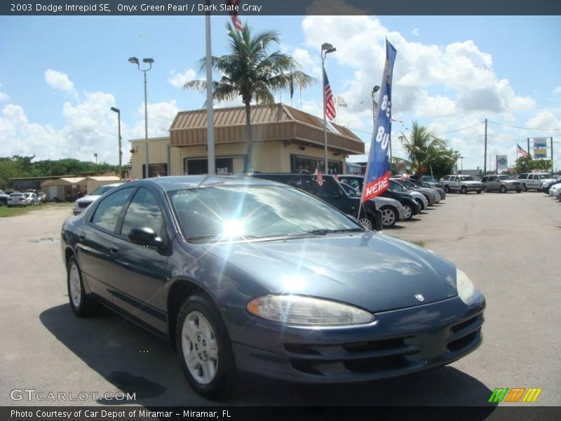 Onyx Green Pearl / Dark Slate Gray 2003 Dodge Intrepid SE