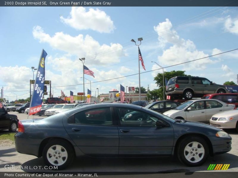 Onyx Green Pearl / Dark Slate Gray 2003 Dodge Intrepid SE