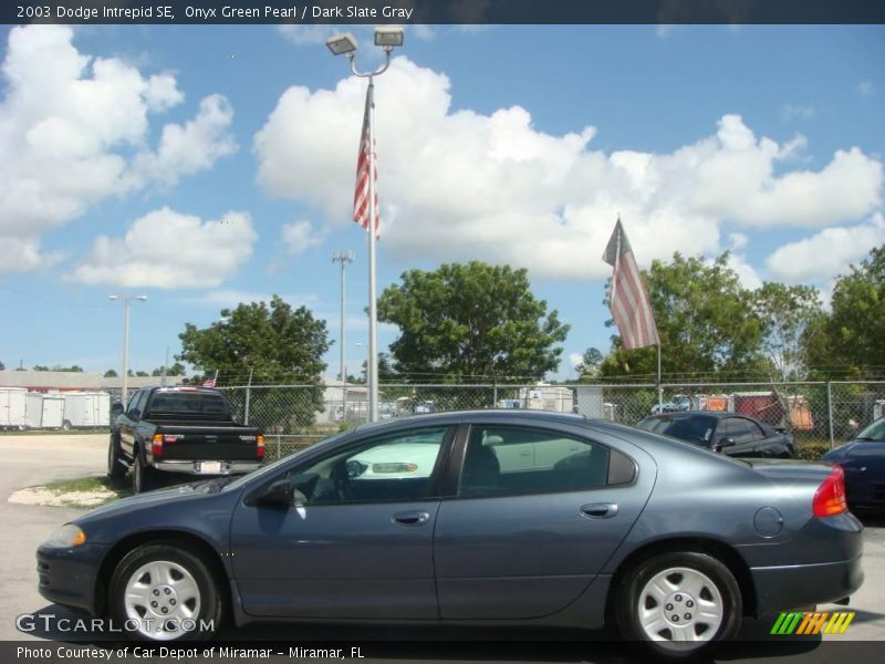 Onyx Green Pearl / Dark Slate Gray 2003 Dodge Intrepid SE