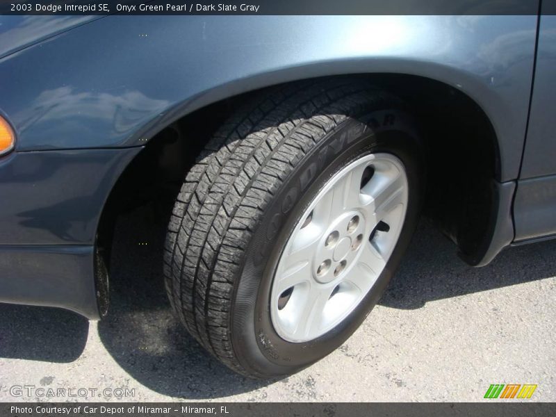 Onyx Green Pearl / Dark Slate Gray 2003 Dodge Intrepid SE