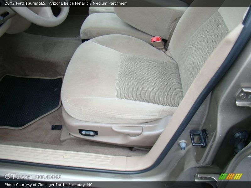 Arizona Beige Metallic / Medium Parchment 2003 Ford Taurus SES