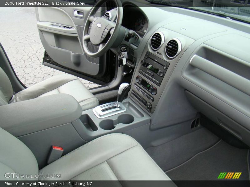 Black / Shale Grey 2006 Ford Freestyle SEL