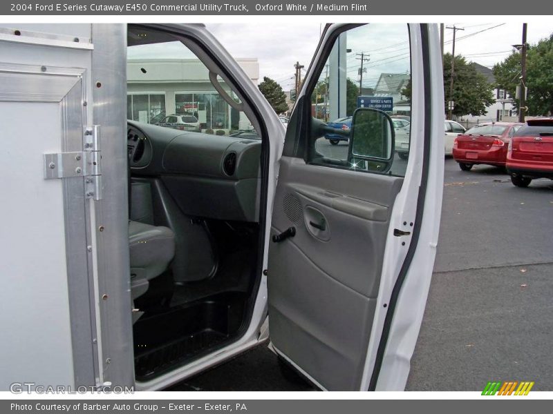 Oxford White / Medium Flint 2004 Ford E Series Cutaway E450 Commercial Utility Truck