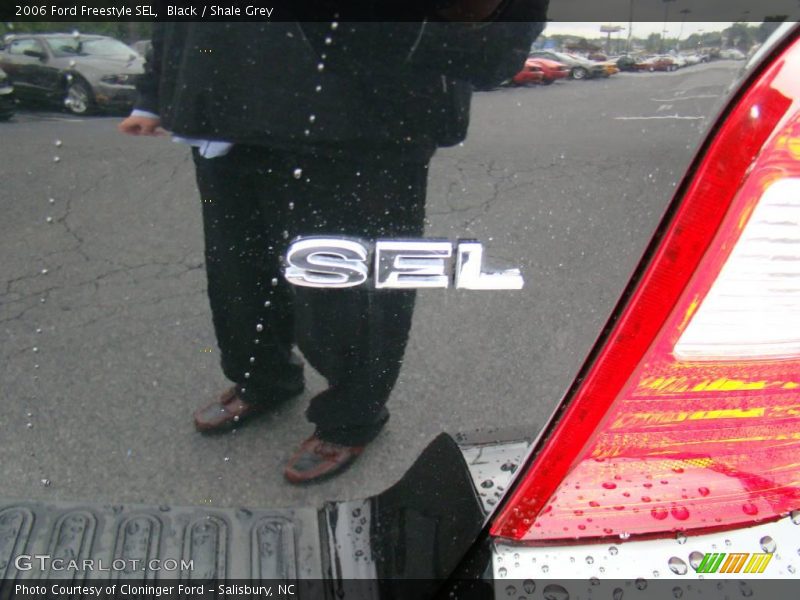 Black / Shale Grey 2006 Ford Freestyle SEL