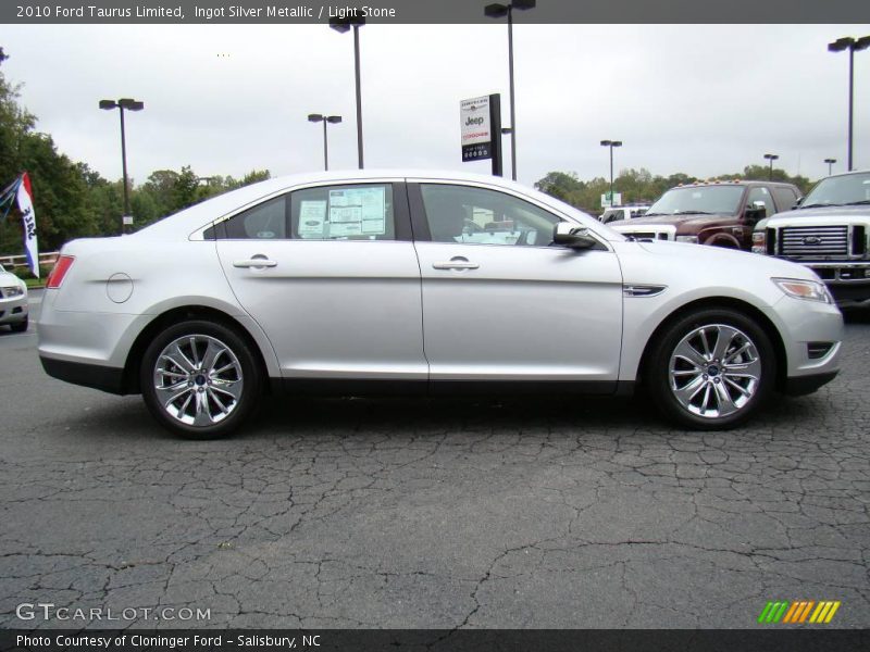 Ingot Silver Metallic / Light Stone 2010 Ford Taurus Limited