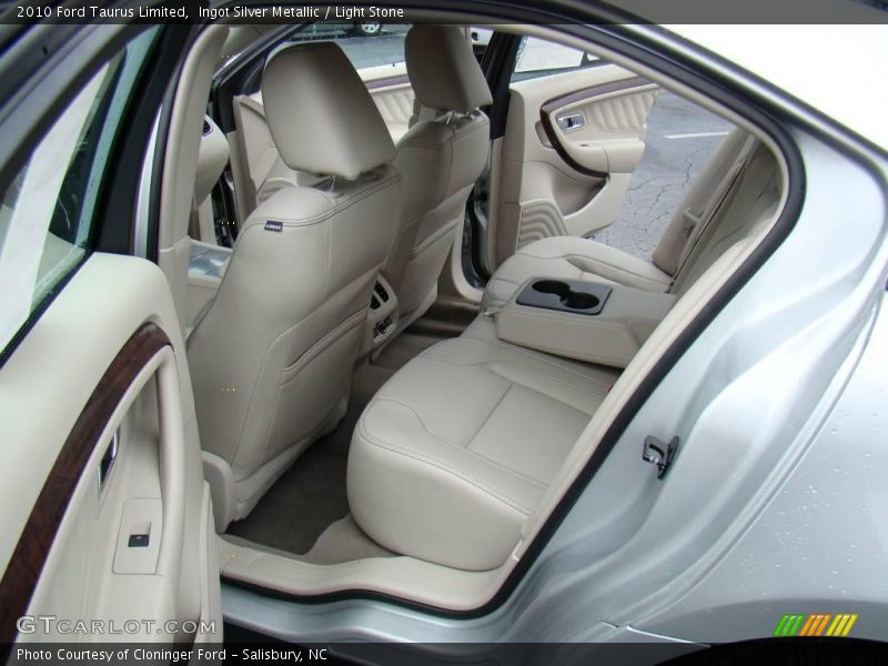 Ingot Silver Metallic / Light Stone 2010 Ford Taurus Limited
