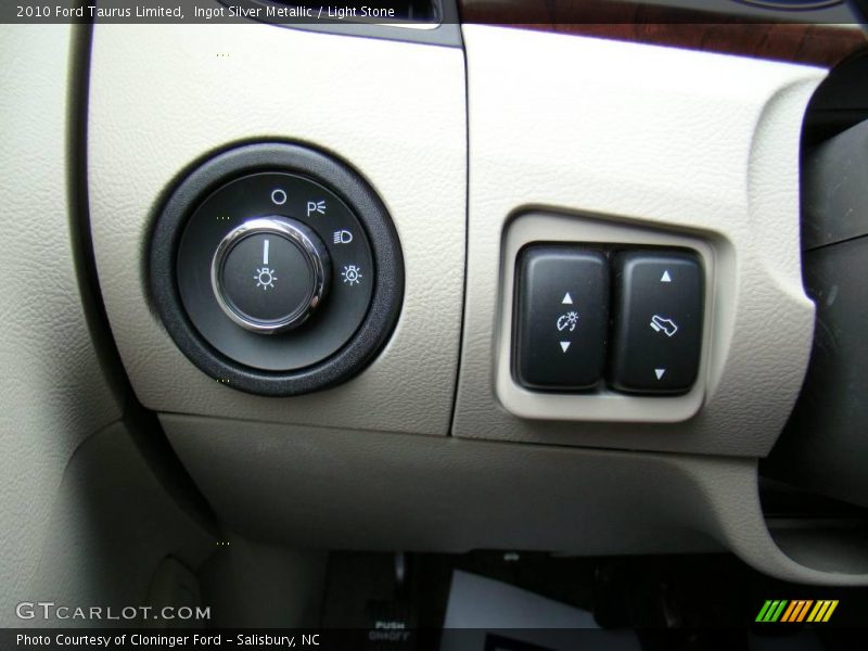 Ingot Silver Metallic / Light Stone 2010 Ford Taurus Limited