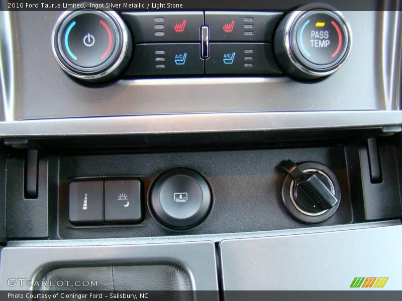 Ingot Silver Metallic / Light Stone 2010 Ford Taurus Limited