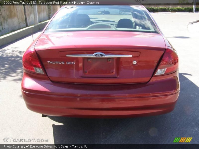 Toreador Red Metallic / Medium Graphite 2001 Ford Taurus SES
