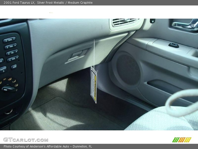Silver Frost Metallic / Medium Graphite 2001 Ford Taurus LX