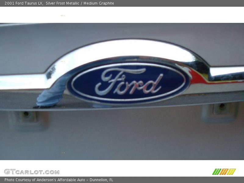 Silver Frost Metallic / Medium Graphite 2001 Ford Taurus LX