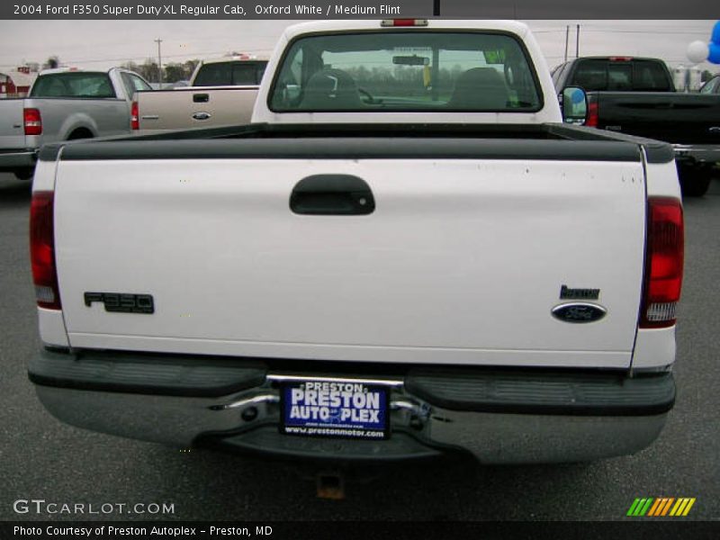 Oxford White / Medium Flint 2004 Ford F350 Super Duty XL Regular Cab