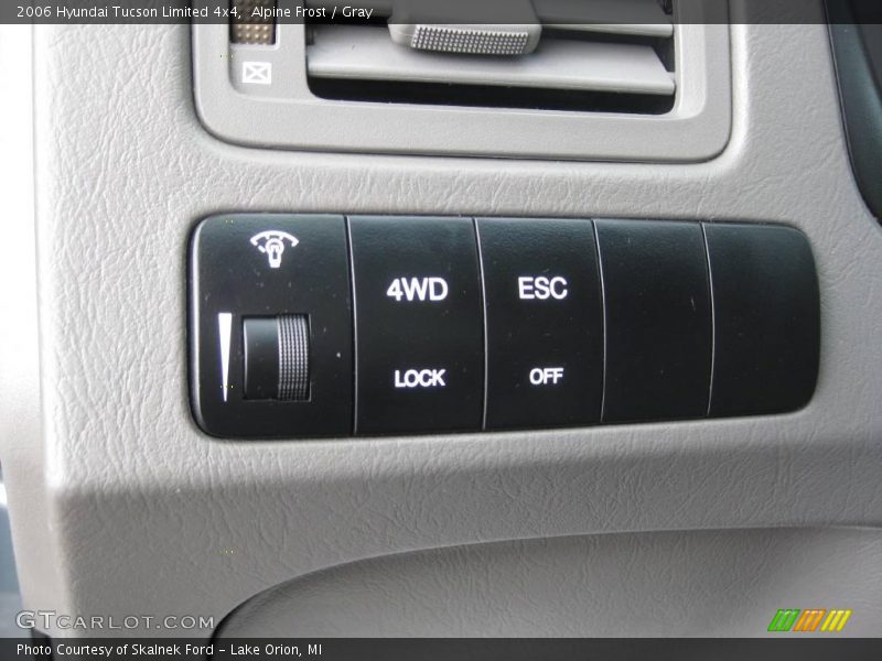 Alpine Frost / Gray 2006 Hyundai Tucson Limited 4x4